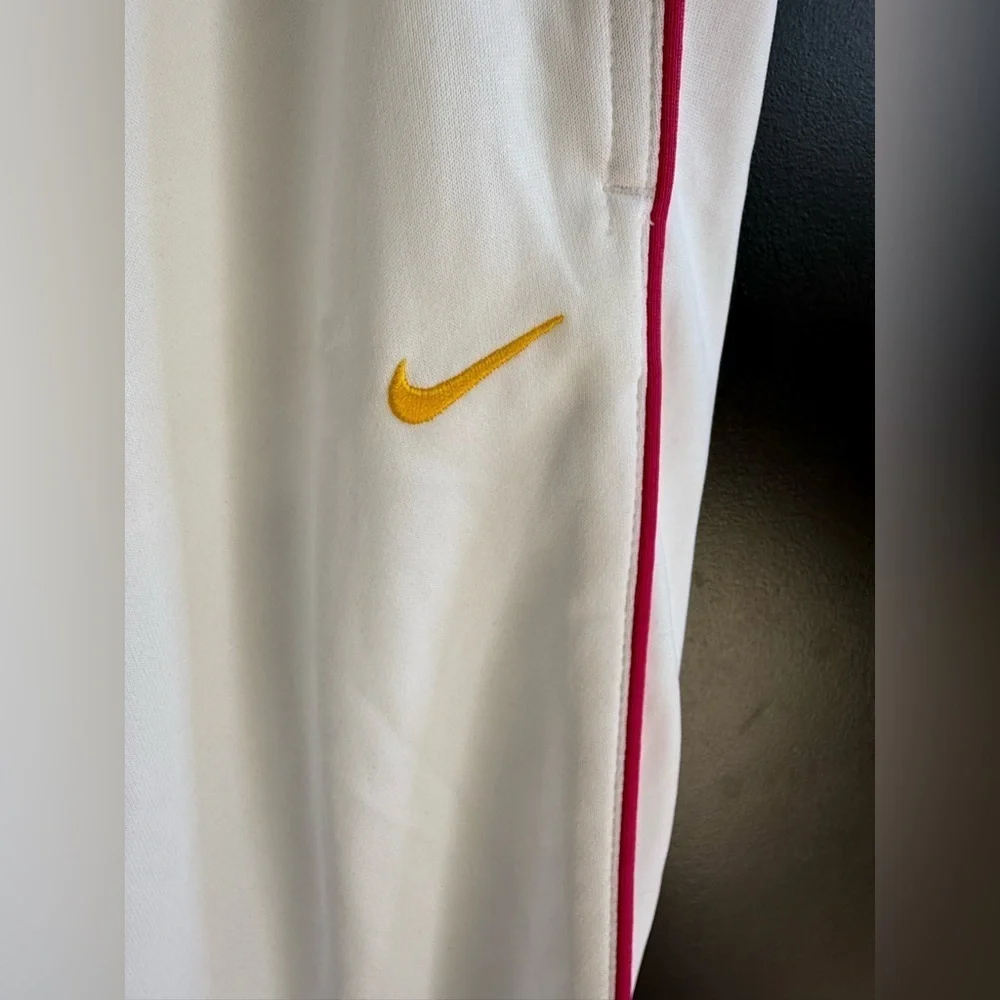 Nike LIVESTRONG Crop Pants • M